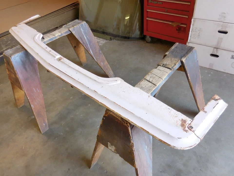 Cenefa de llenado de parachoques Mercury Montclair 1960 Foto 2 de 4