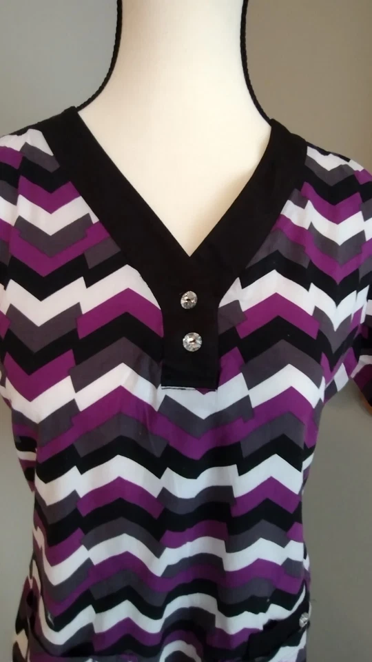 NRG by Barco Women's SZ Small Scrub Top Nurses Uniform Butterflies Zipper Pink - Image 3 of 4