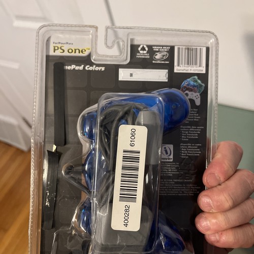 Interact PS one Dual Impact PS1 controller Transparent Blue PlayStation Sealed - Picture 4 of 4