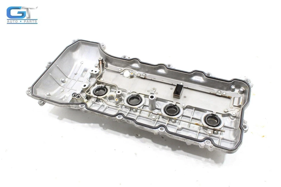 2015 - 2021 LEXUS GX460 4.6L V8 ENGINE RIGHT CYLINDER HEAD VALVE COVER OEM - Image 4 of 4