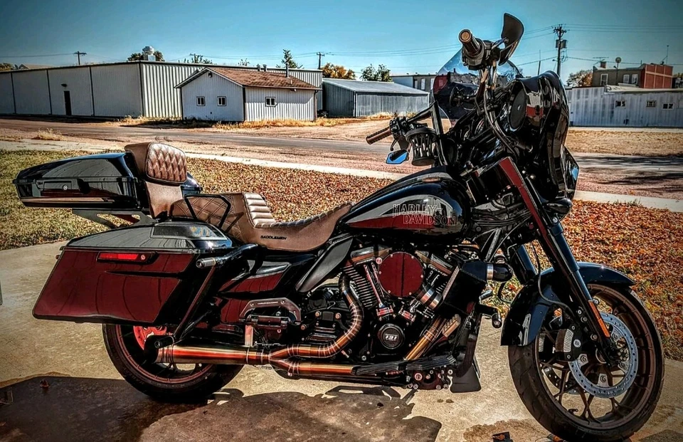 Sistema completo de escape 2-1 modelos para Harley Davidson Road Glide y Street Glide Foto 2 de 4