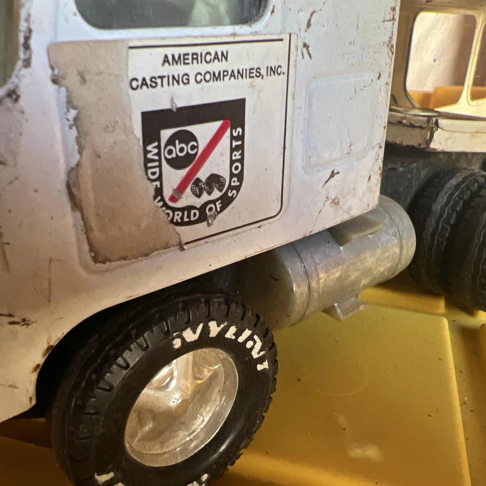 Nylint Car Hauler Carrier Auto Transporter Semi Truck 1/16 ABC Sports - Image 3 of 4