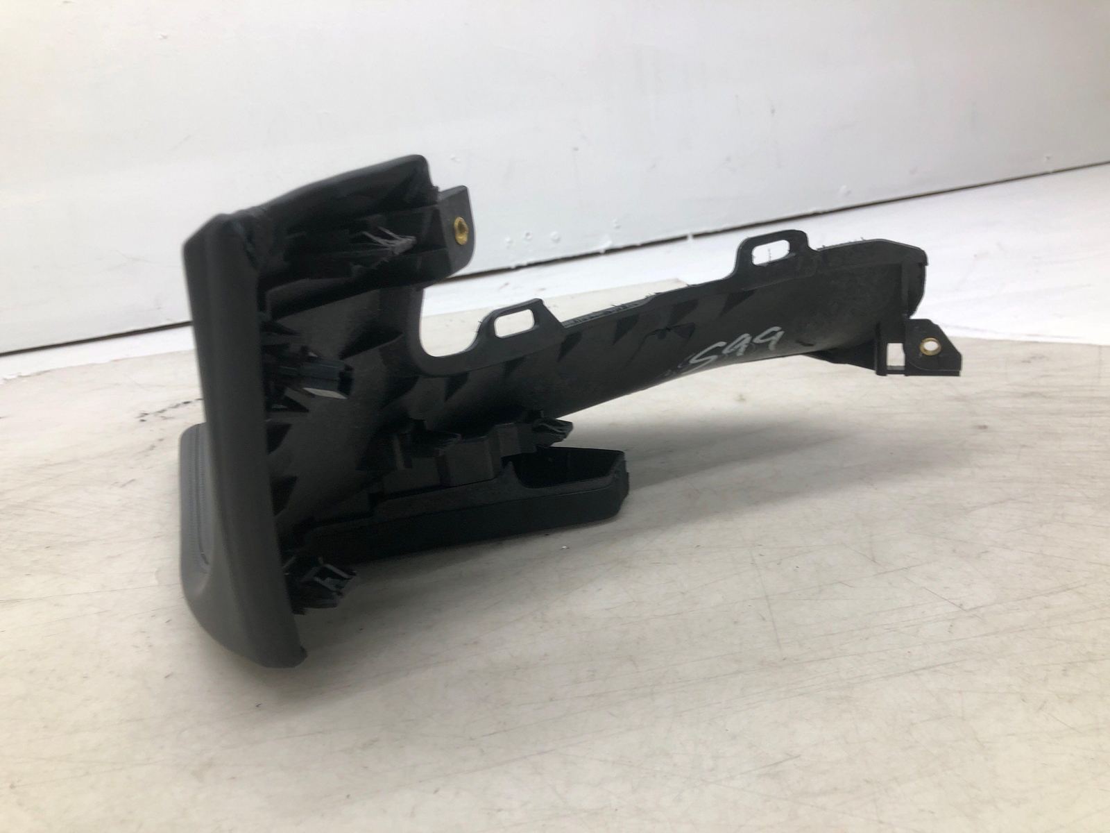 2016-2020 BENTLEY BENTAYGA LOWER LEFT DASH CONSOLE SIFE COVER W/TEMP SENSOR
