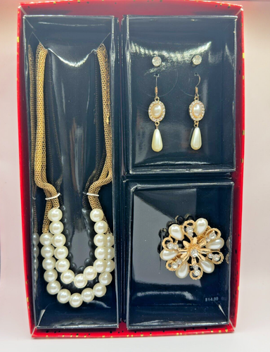 JACLYN SMITH HOLIDAY JEWELRY SET FAUX WHITE PEARLS EARRINGS NECKLACE HAIRBABARET