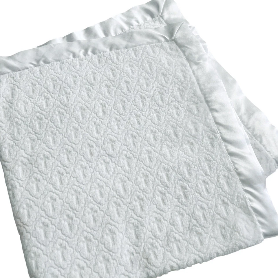 Manta Baby Gear religiosa cristiana cruces en relieve borde satinado 2019 RARA Foto 2 de 4