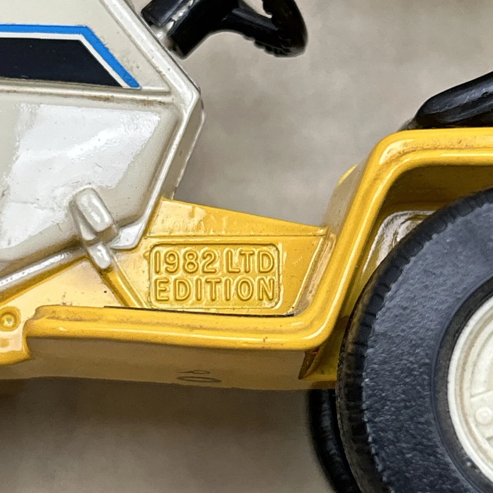 Ertl 1:16 Cub Cadet Model # 499-10CA 1982 Limited Edition Tractor 682 New In Box - Image 3 of 4