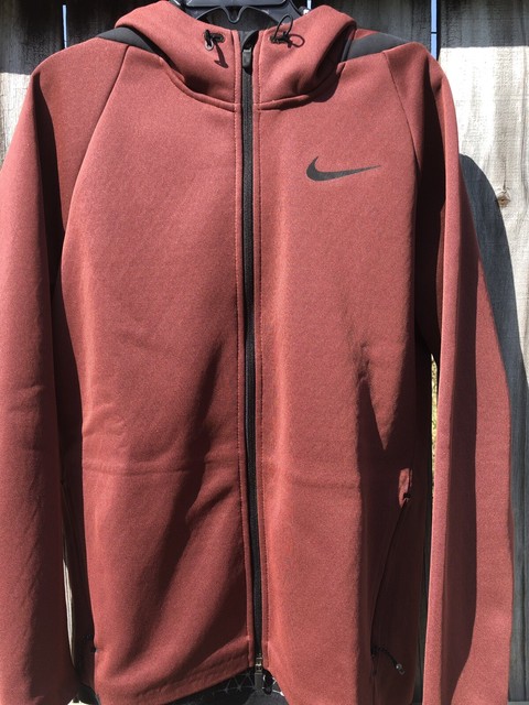 nike therma sphere max