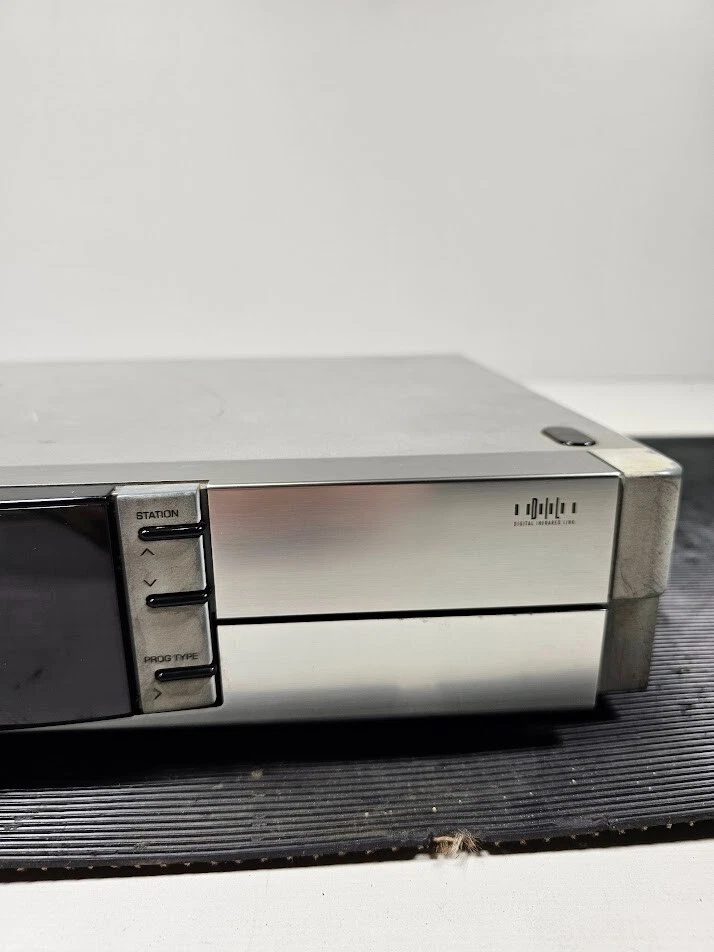 FineArts by Grundig T-ir Digital Infrared Tuner – RDS High-Quality Audio - Image 3 of 4