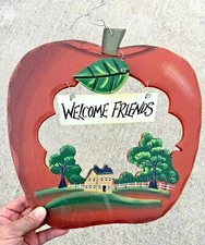 Vintage Red Delicious Apple WELCOME FRIENDS Saltbox House Wall Plaque ❤️sj11h2s