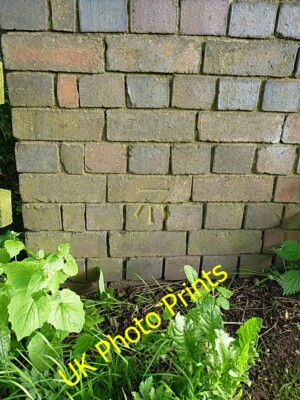 Foto 6x4 OS Benchmark - Brücke westlich von Humphreston Hall Albrighton\/SJ81 um 2015