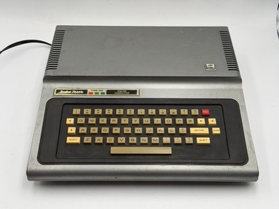 TRS-80 Color Computer Model 26-3003 32k RAM Vintage Powers On