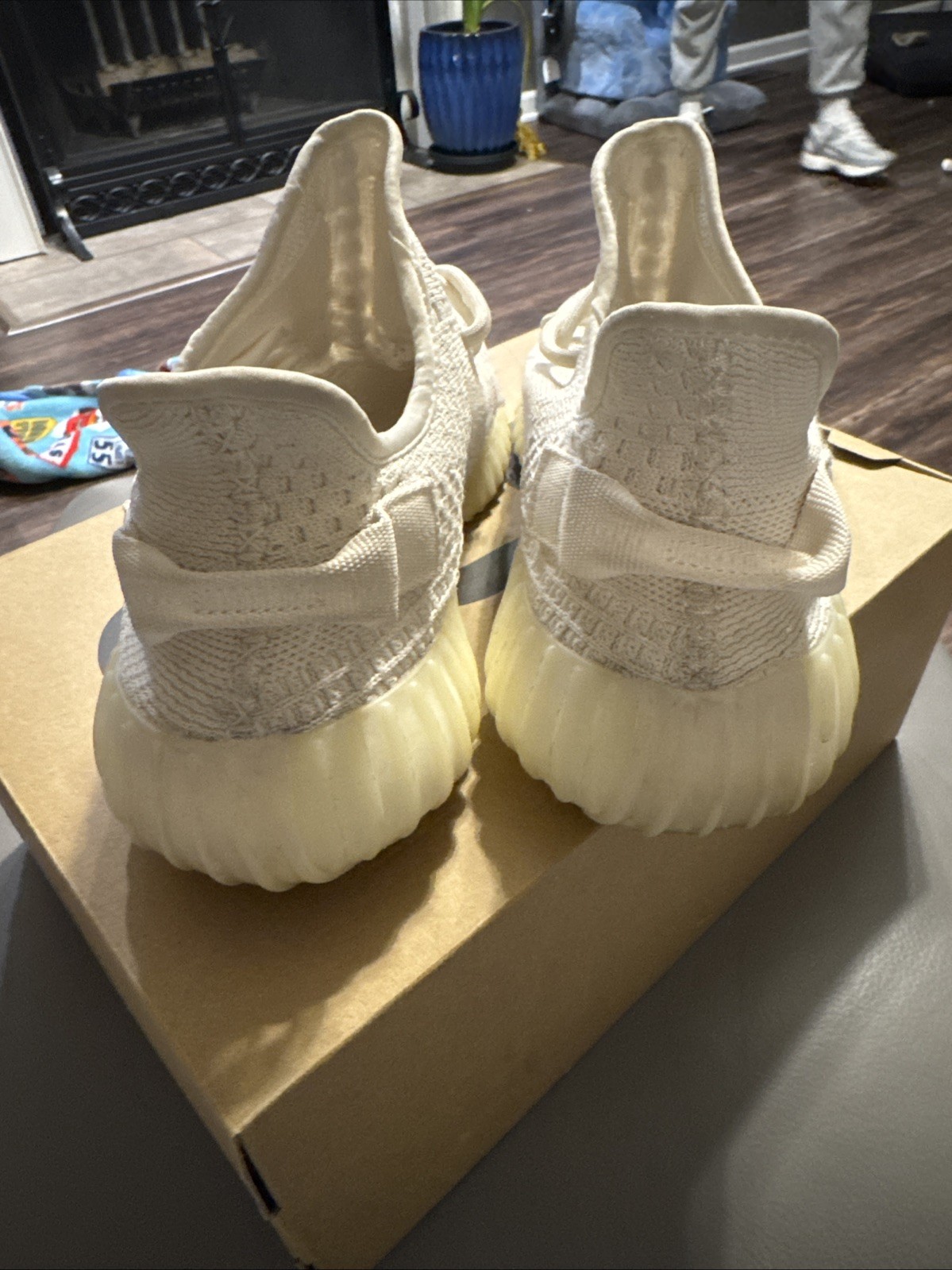 Men’s Yeezy Boost 350 V2 Size 10.5  thumbnail 5