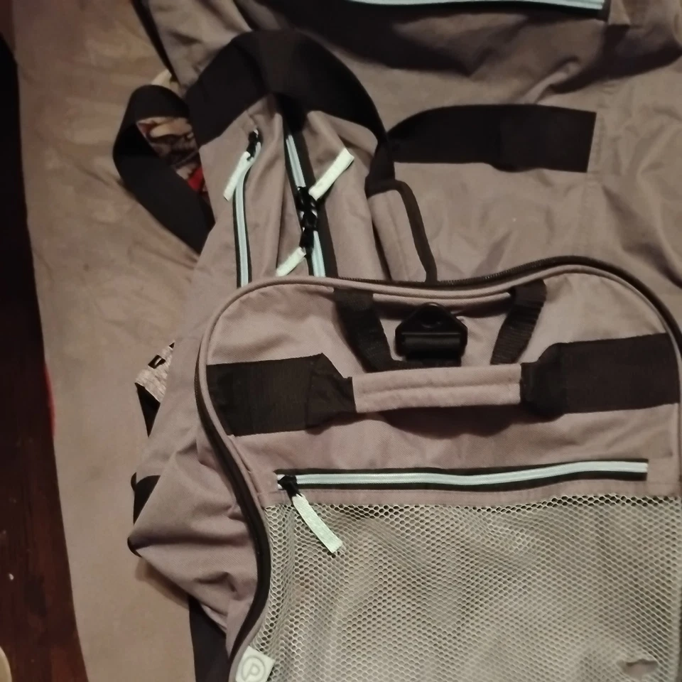 Rolling Duffel 32 银色 — 第 2/3 张图片