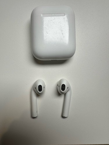 Apple Airpods A2031 Headphones & Charging Case - Preowned - Zdjęcie 4 z 13