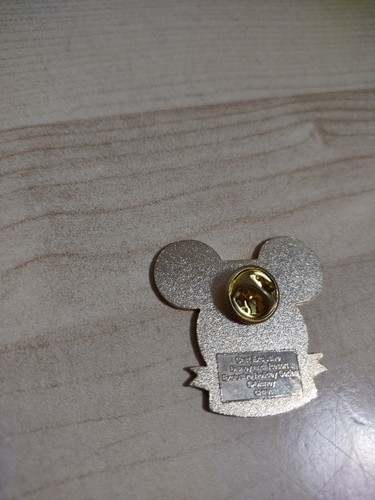 Disney Pin Mickey Mouse Christmas Day 2004 Happy Holidays Disneyland Resort - Picture 6 of 11