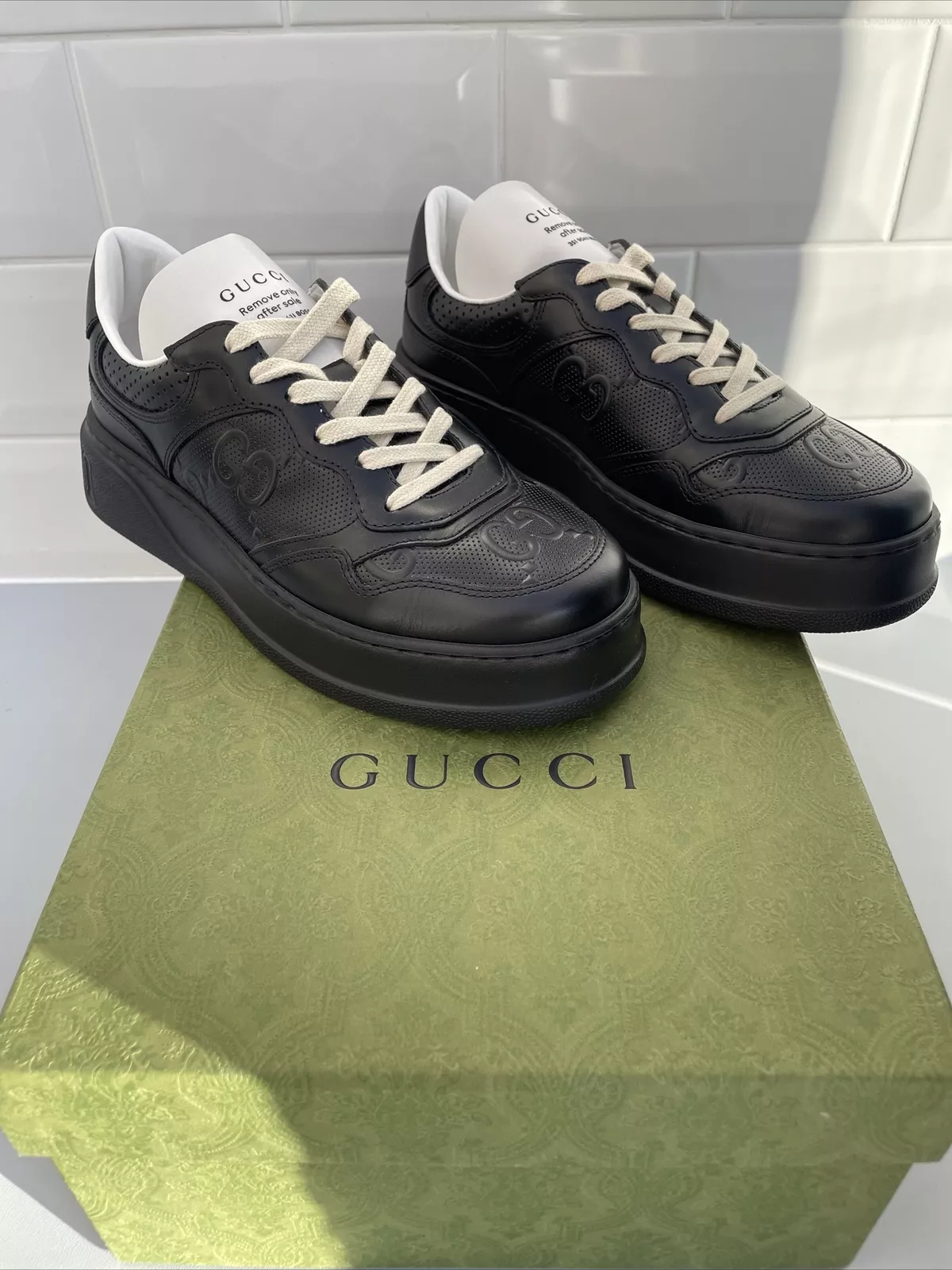Baskets d'entraînement neuves authentiques Gucci GG noires en relief pointure UK 5,5 chaussures