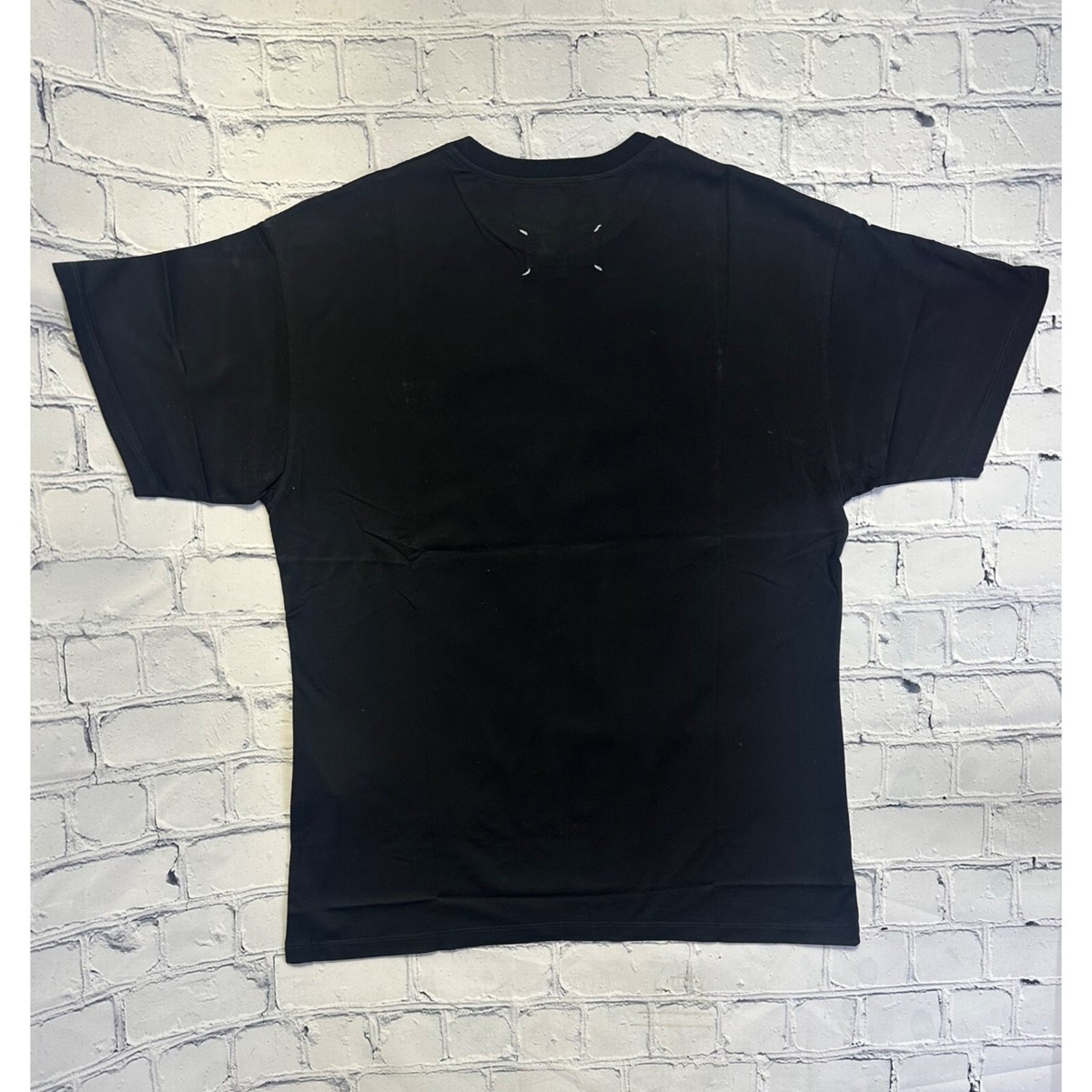 MM6 MAISON MARGIELA ★ スタッズ HIV Tシャツ Everything you need to know about Margiela's iconic Aids t