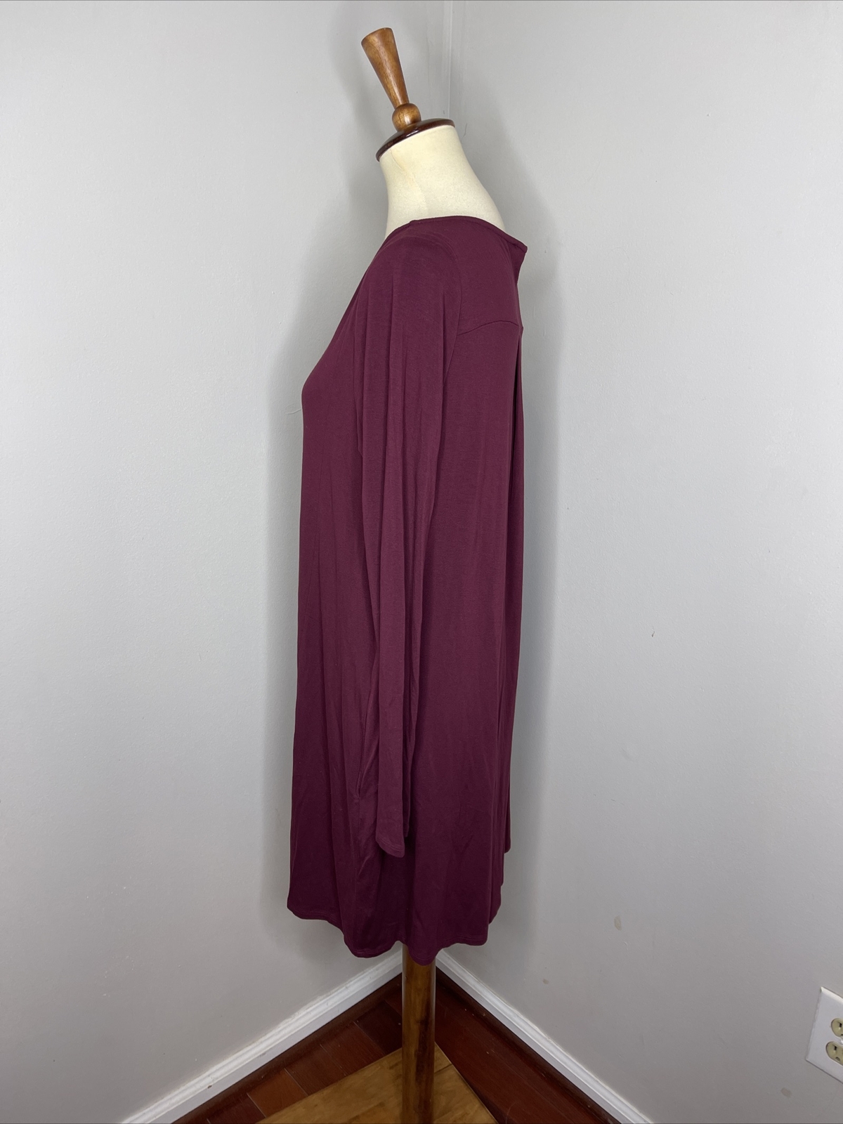 Peruvian Connection Solid Red Long Sleeve Kneelen… - image 2