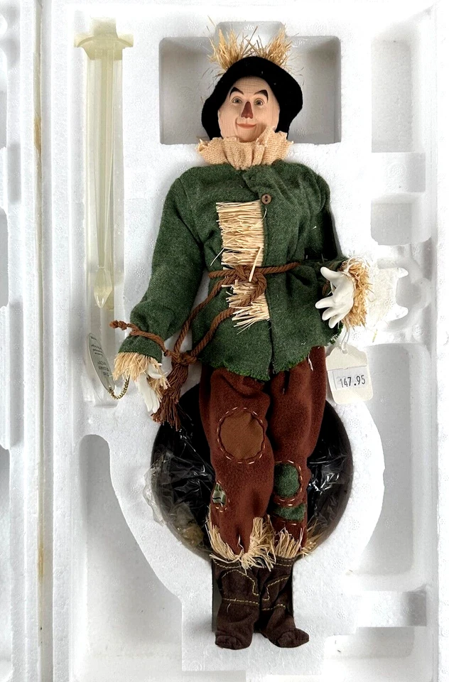 Muñeca de porcelana Espantapájaros Mattel 29190 Mago de Oz con certificado de autenticidad y caja (sin soporte) Foto 3 de 4