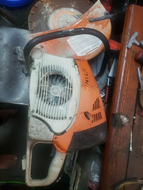 STIHL TS800 Gas-Powered 16'' Concrete Cut-Off Saw w/ 16" Diamond Blade