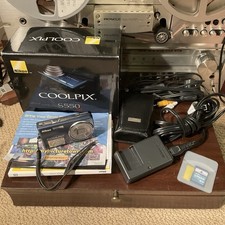 Nikon COOLPIX S550 10.0MP 5x Optical Zoom CCD Digital Camera Blue COMPLETE SET