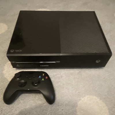 Microsoft Xbox One Konsole Modell 1540, Schwarz, 500 GB inkl. Controller