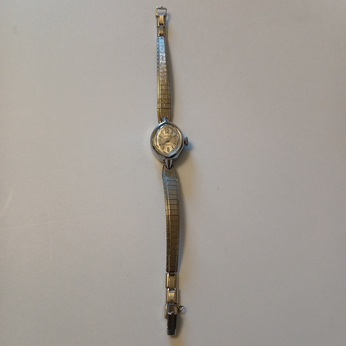 Vintage Waltham Ladies Watch Manual Wind 17 Jewels Swiss Needs