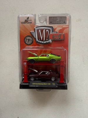 M2 Machines Auto-Lift 2 Pack 1970 Ford Mustang Mach 1 350 R15 17-03 BN4