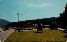 Vintage Pennsylvania Turnpike Postcard Midway Rest Area Scene