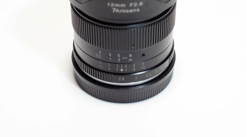 Lente de foco manual grande angular 7artisans 12mm f/2.8 Mark II APS-C para montagem Sony E - Imagem 3 de 4