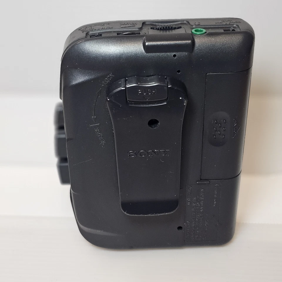 Sony Walkman WM-FX153 Personal Cassette Player AM/FM Tested - Image 3 of 4