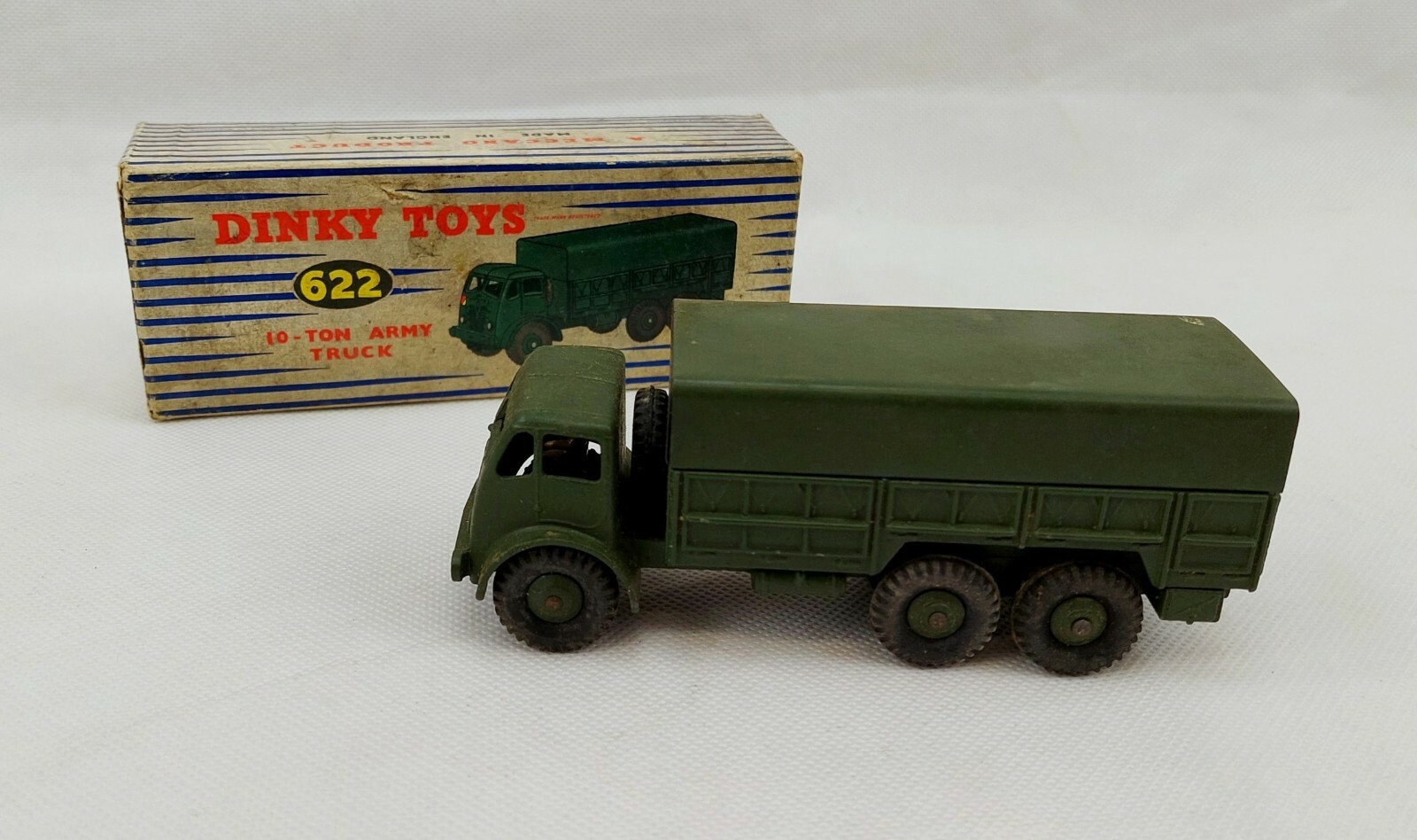 DINKY-TOYS 622  軍用トラック Dinky 622, 10 Ton Army Truck - Free Price Guide & Review