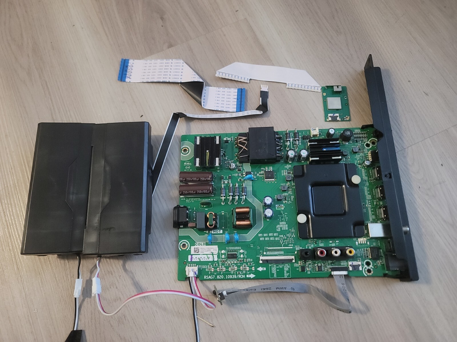 Hisense 50R6E4 TV Repair Parts Kit Main Board WiFi Adapter Speakers ...