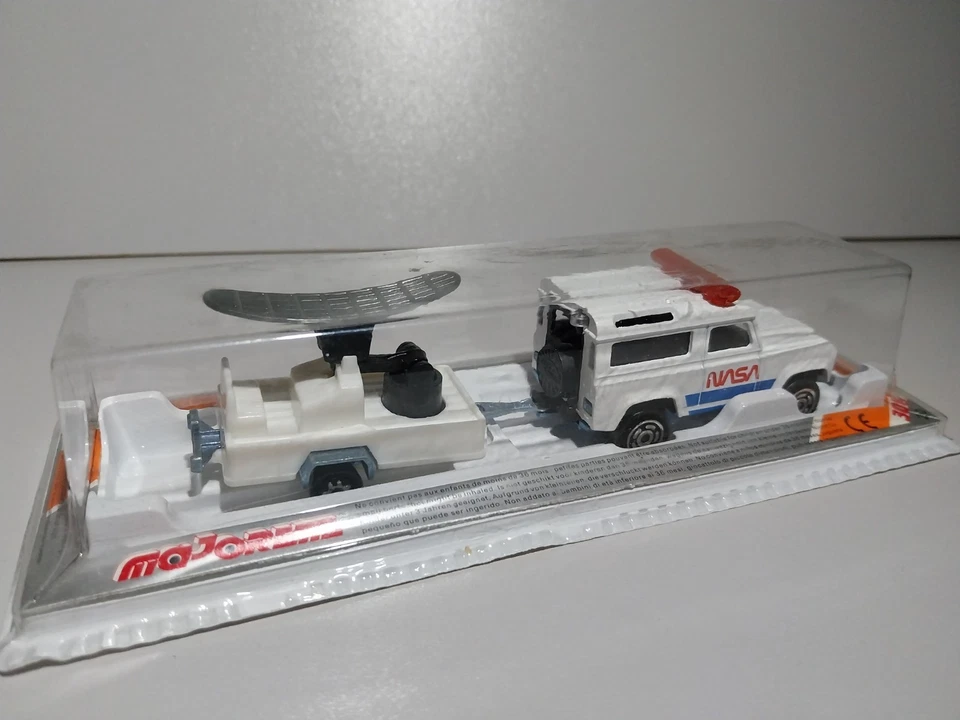 MAJORETTE LAND ROVER + REMORQUE RADAR SÉRIE 300 - Photo 2/3