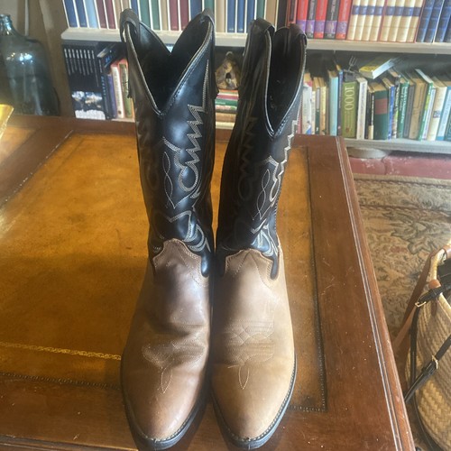 Vintage Men s Brown Leather Pointy Toe Cowboy Western Boots Size 9D vintage-men-s-brown-leather-pointy-toe-cowboy-western-boots-size-9d