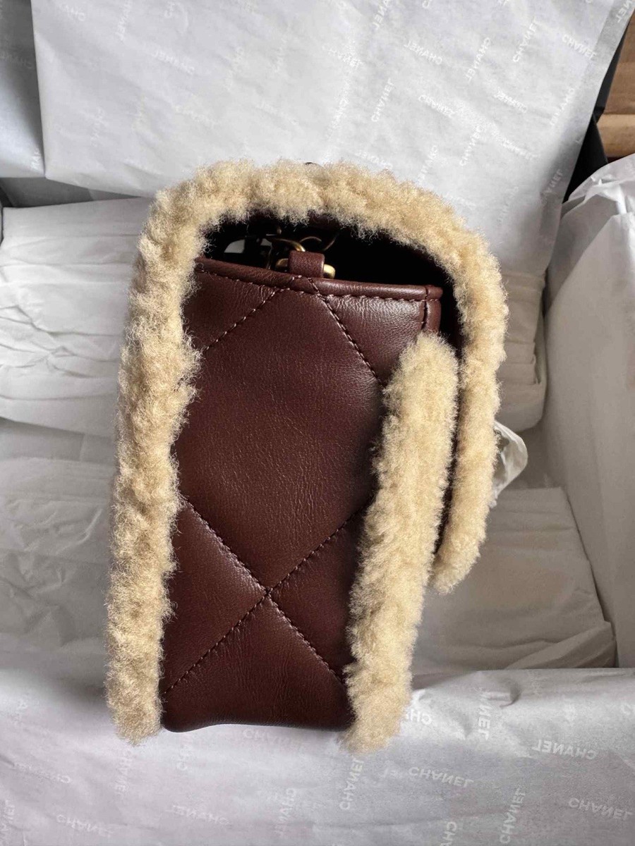 CHANEL ブラウンレザー ケース Chanel Mini Rectangular Top Handle Flap Bag Brown Shiny Calfskin Gold