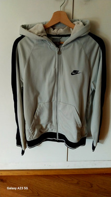 nike vintage hooded jacket 
