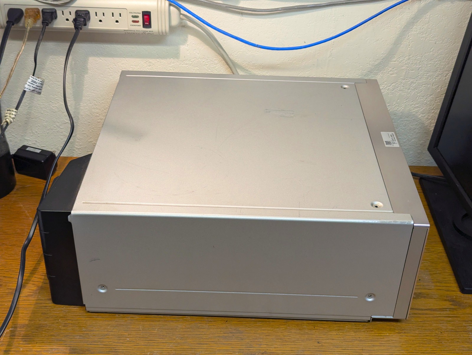 Sony DVP-CX777ES DVD SACD CD 400 changer player; tested, works; missing screws