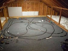 HUGE LOT OF HO SCALE EXTRA BIG TRAIN SET 3ENG.,11 CARS; 1000s OF TRACK AND PARTS