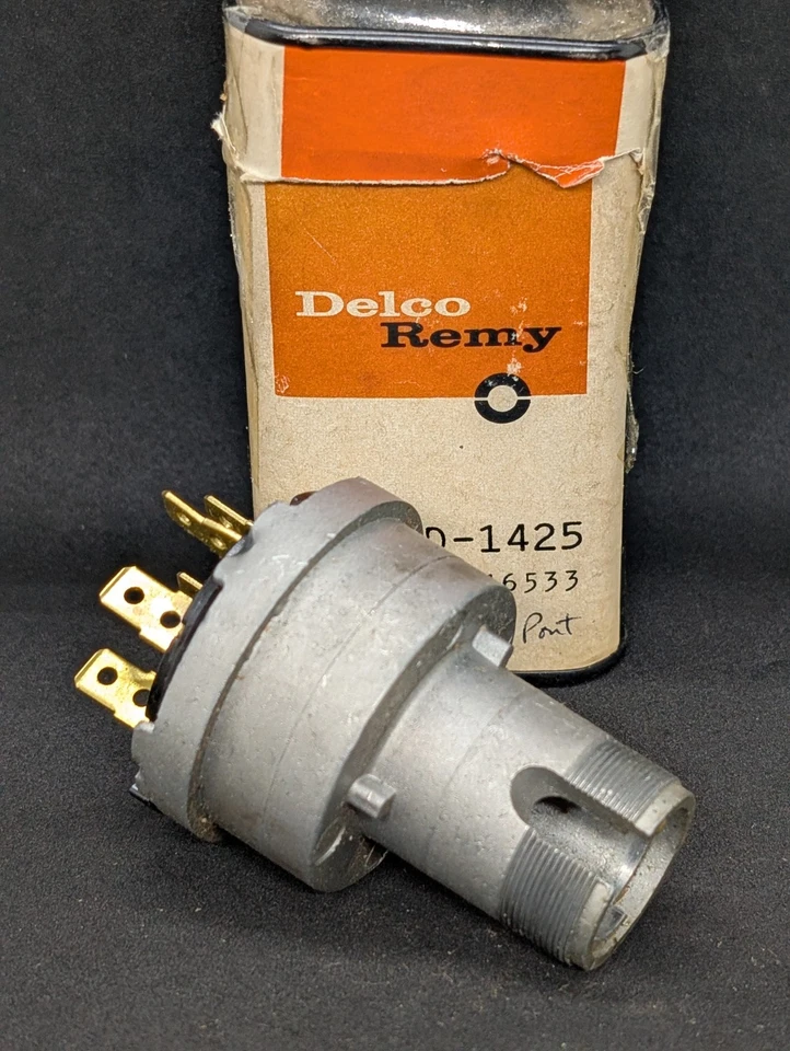 NOS 1957 1958 PONTIAC CHIEFTAN STAR CHIEF SUPER CHIEF IGNITION SWITCH 1116533 - Image 2 of 4