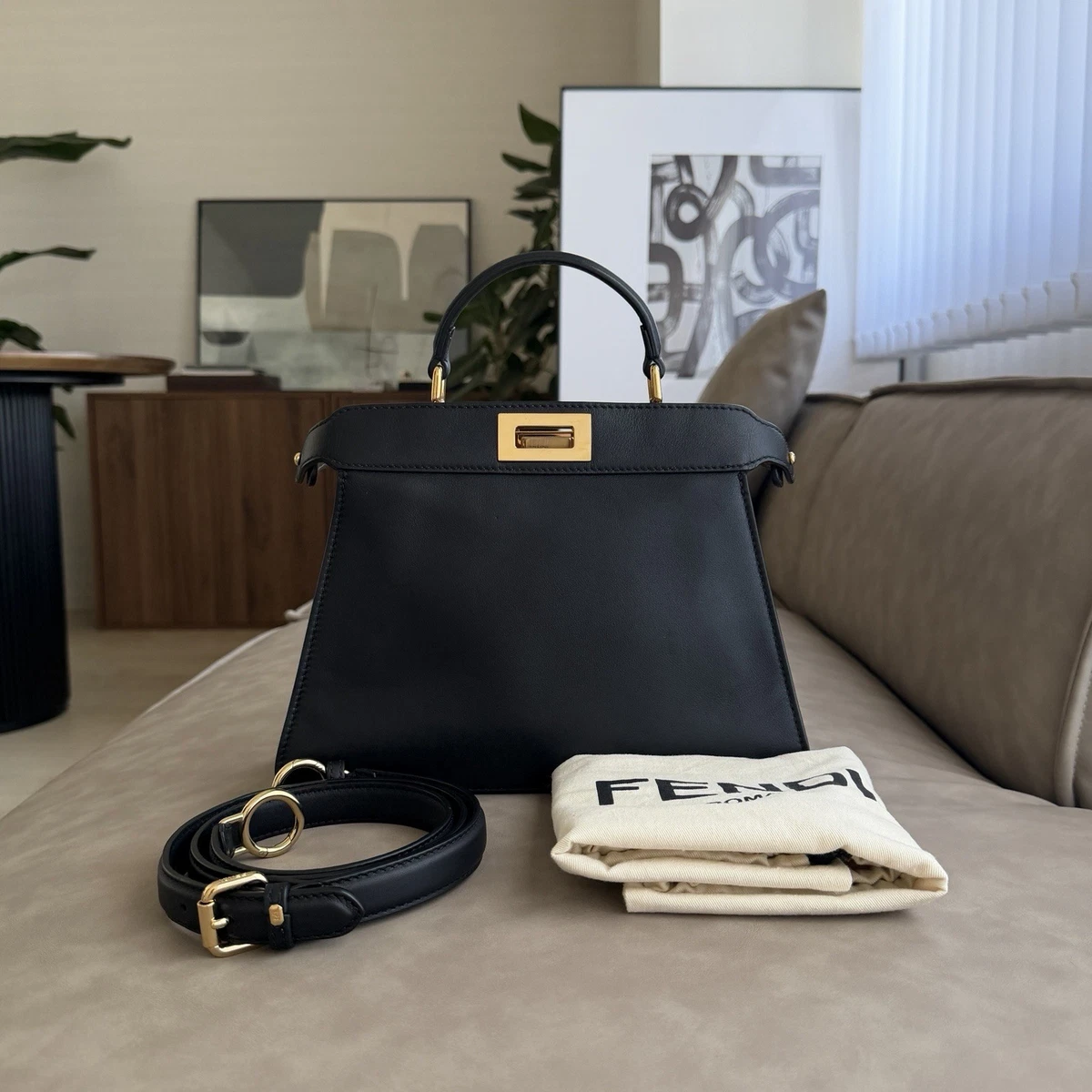 FENDI PEEKABOO ブラック ショルダーバッグ FENDI PEEKABOO(フェンディ 