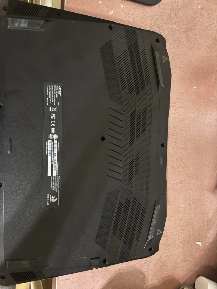 Portátil para juegos Acer Nitro 5 N22C1 1920 x 1080, 15,6 pulgadas Foto 4 de 4