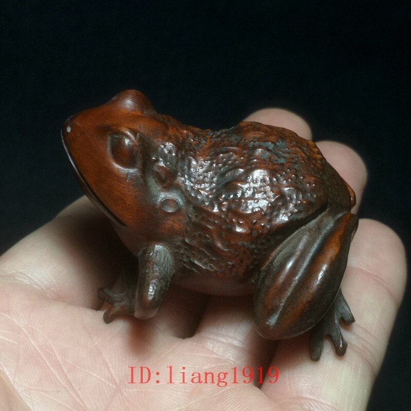 2 Inch Japanese Boxwood carved Frog figure statue Netsuke table deco collectable