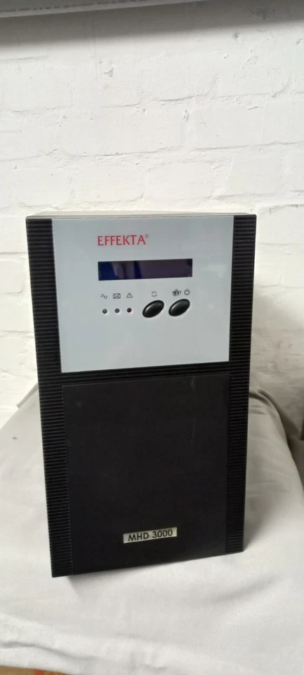 USV Effekta 3000VA + Bat  Online ups Notstrom unterbrechungsfreie Dauerwandler