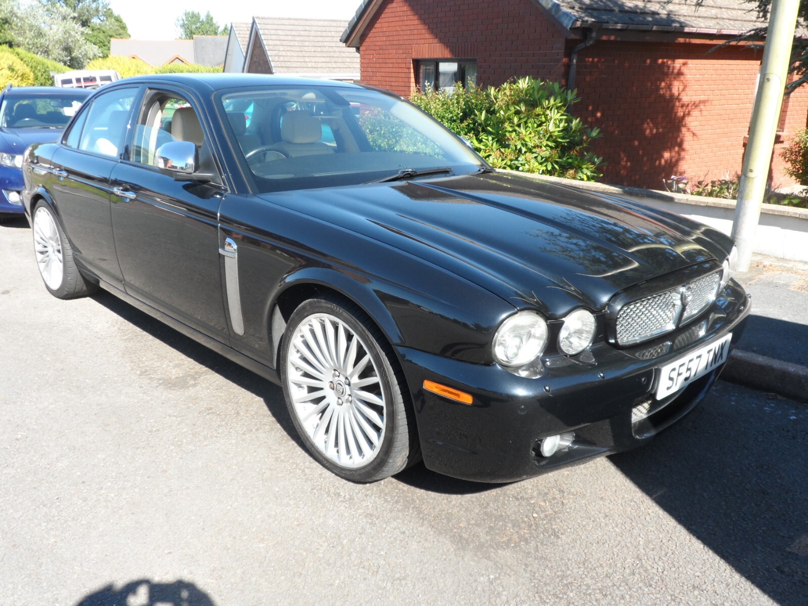2007 JAGUAR XJ 2.7 TURBO X358 DIESEL,ENGINE KNOCKING. OTHERWISE SUPERB