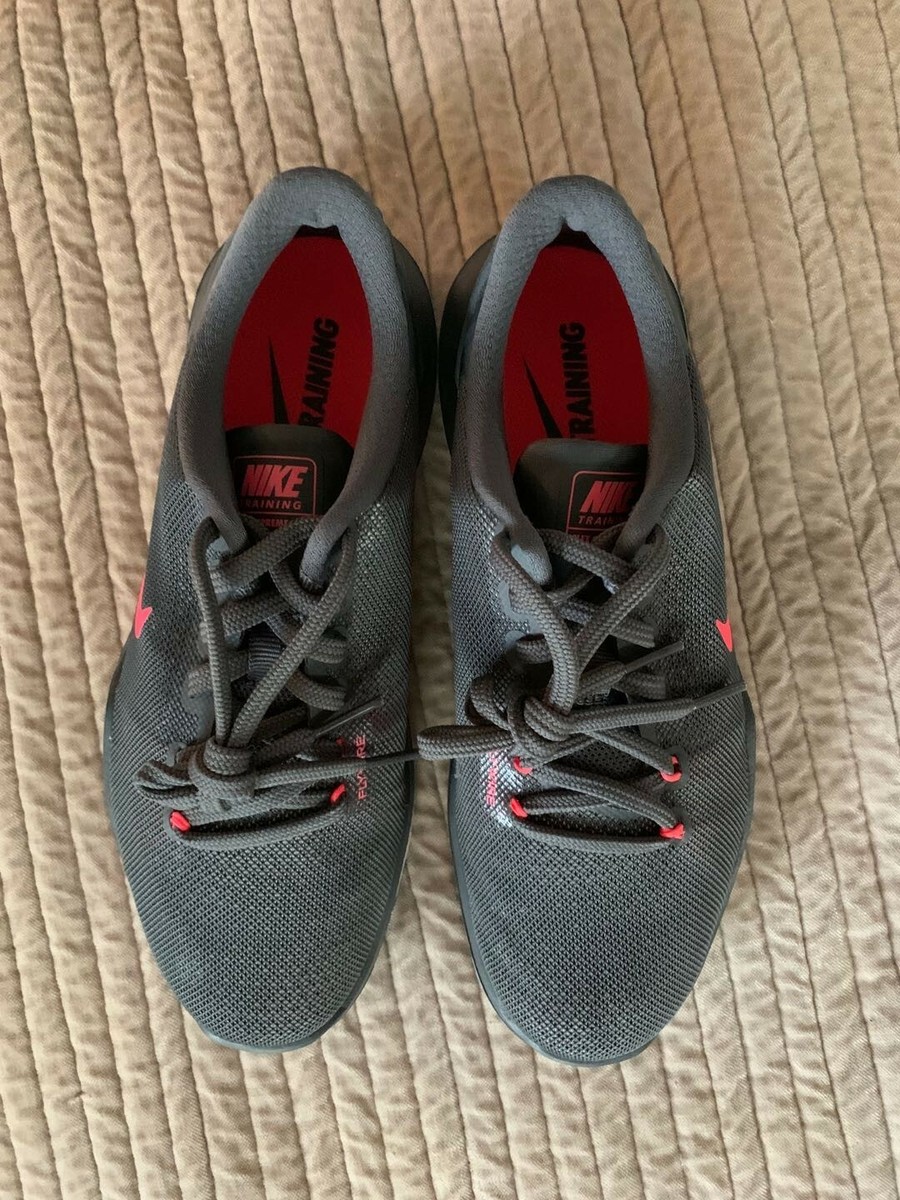 NWT nike flywire training shoes womens