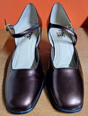 Women's 9.2.5 With Lycra Brownluster Size 8.5M
