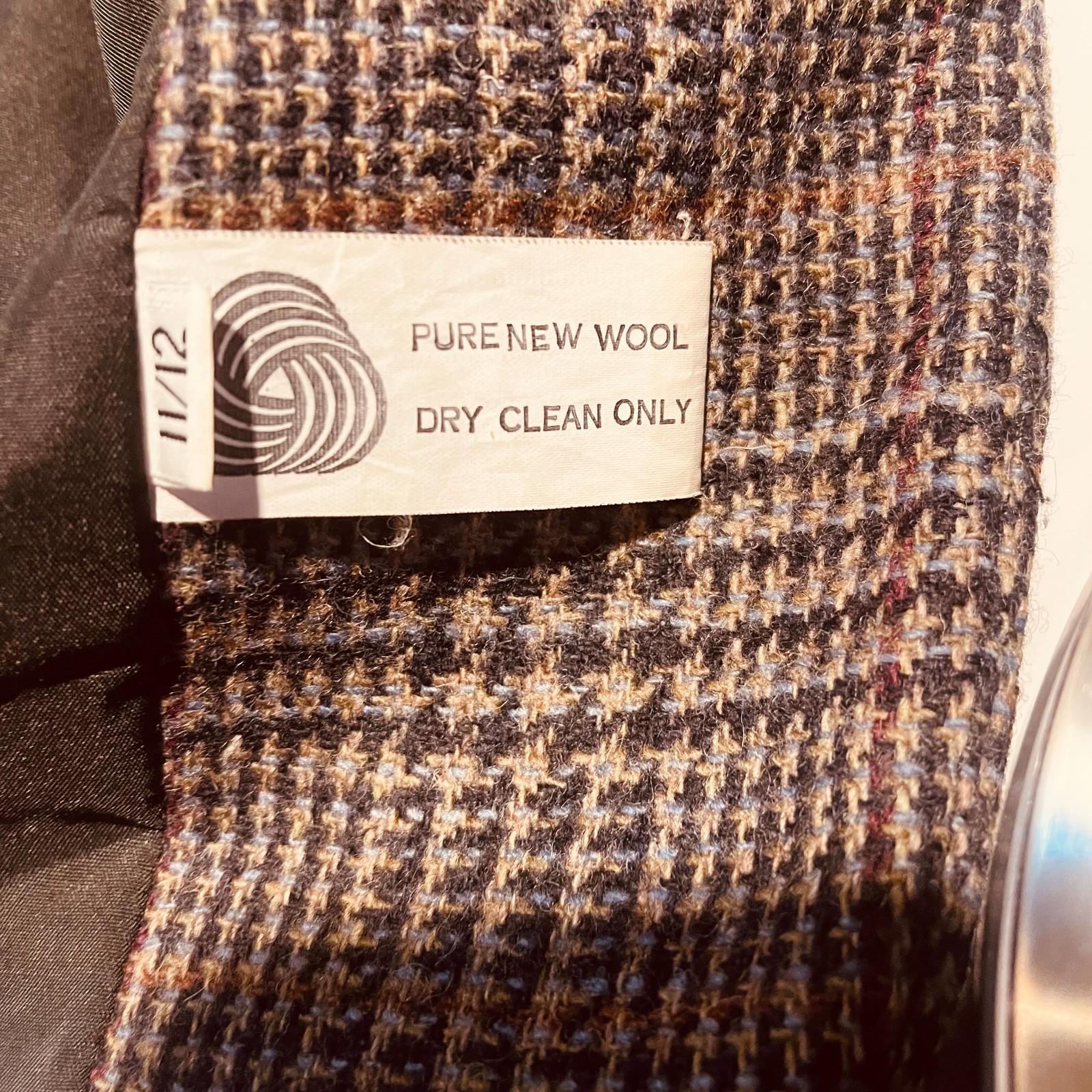 Vintage International Scene Brown Patchwork Blaze… - image 9