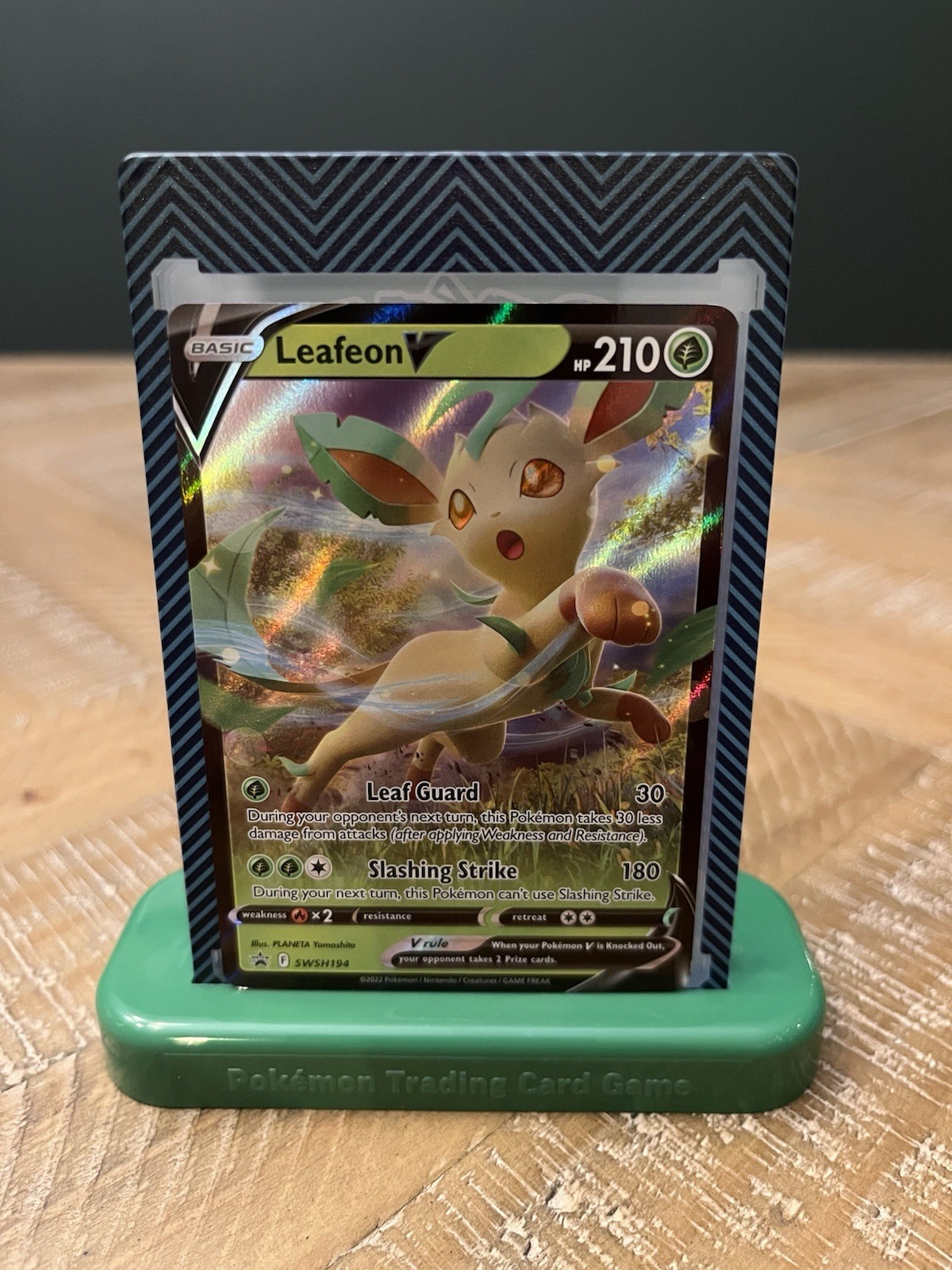 Pokemon TCG Leafeon V SWSH194 Promo - NM