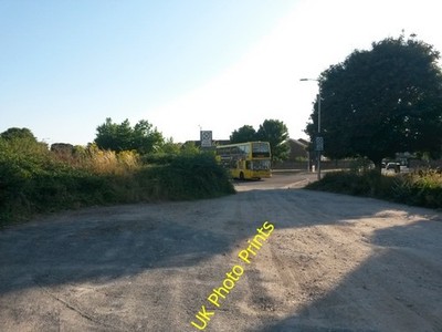 Photo 6x4 Strouden: start of the gravel section of Yeomans Road Holdenhur c2016